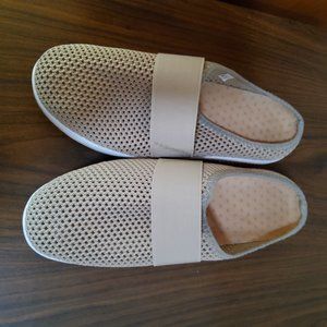 Khaki shoe by Linjieniuxha  size 9.5